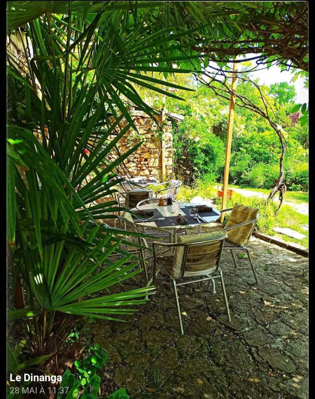 Le Dinanga Acomodação com café da manhã Léran Exterior foto